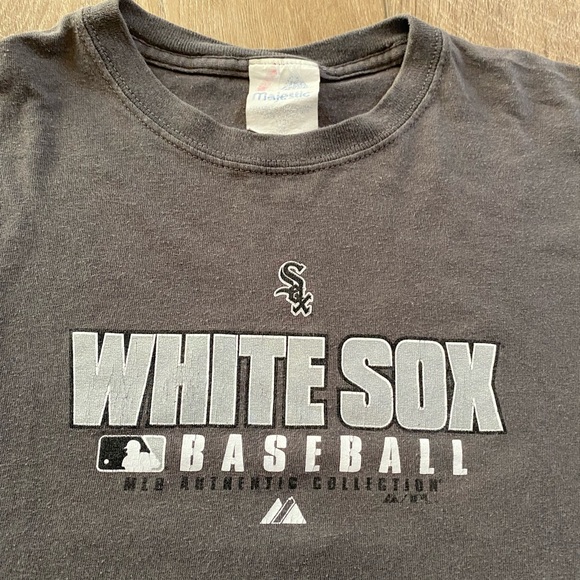 Vintage Chicago White Sox shirt - XL (fits more like a MEDIUM) - Majestic - Y2K - Picture 3 of 6